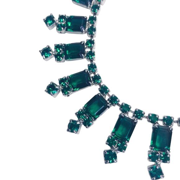 Emerald Green Rhinestone Necklace & Clip Earrings Set Mid Century Revival Parure - Picture 5 of 14
